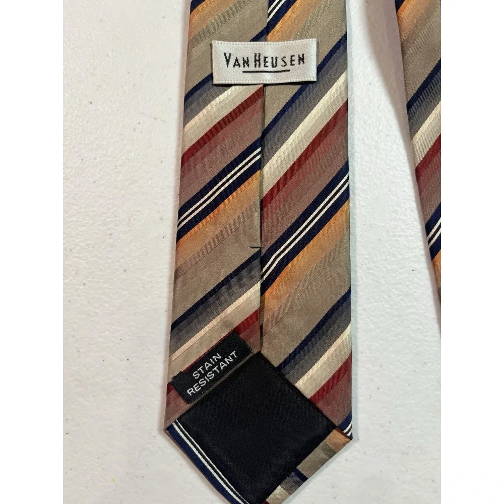 2 Men's Ties. Van Heusen Stain‎ Resistant Silk. Stringbeans Plus Satin. Nice